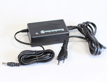Sundström SR 500 Ladegerät